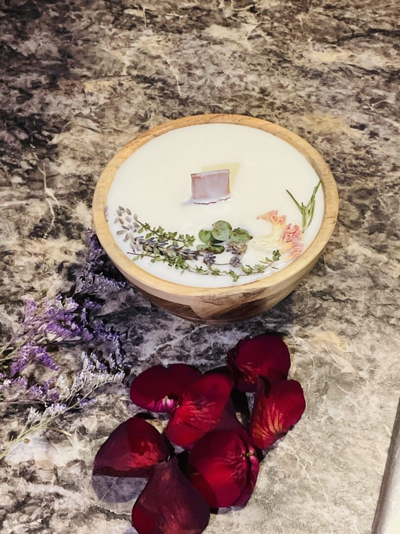 Handmade Soy Wax Candle, Floral Magnolia Scent, Round Wood Wick, Indoor Aromatherapy, Modern Style, 2.5 Inches, 11oz - Image 3